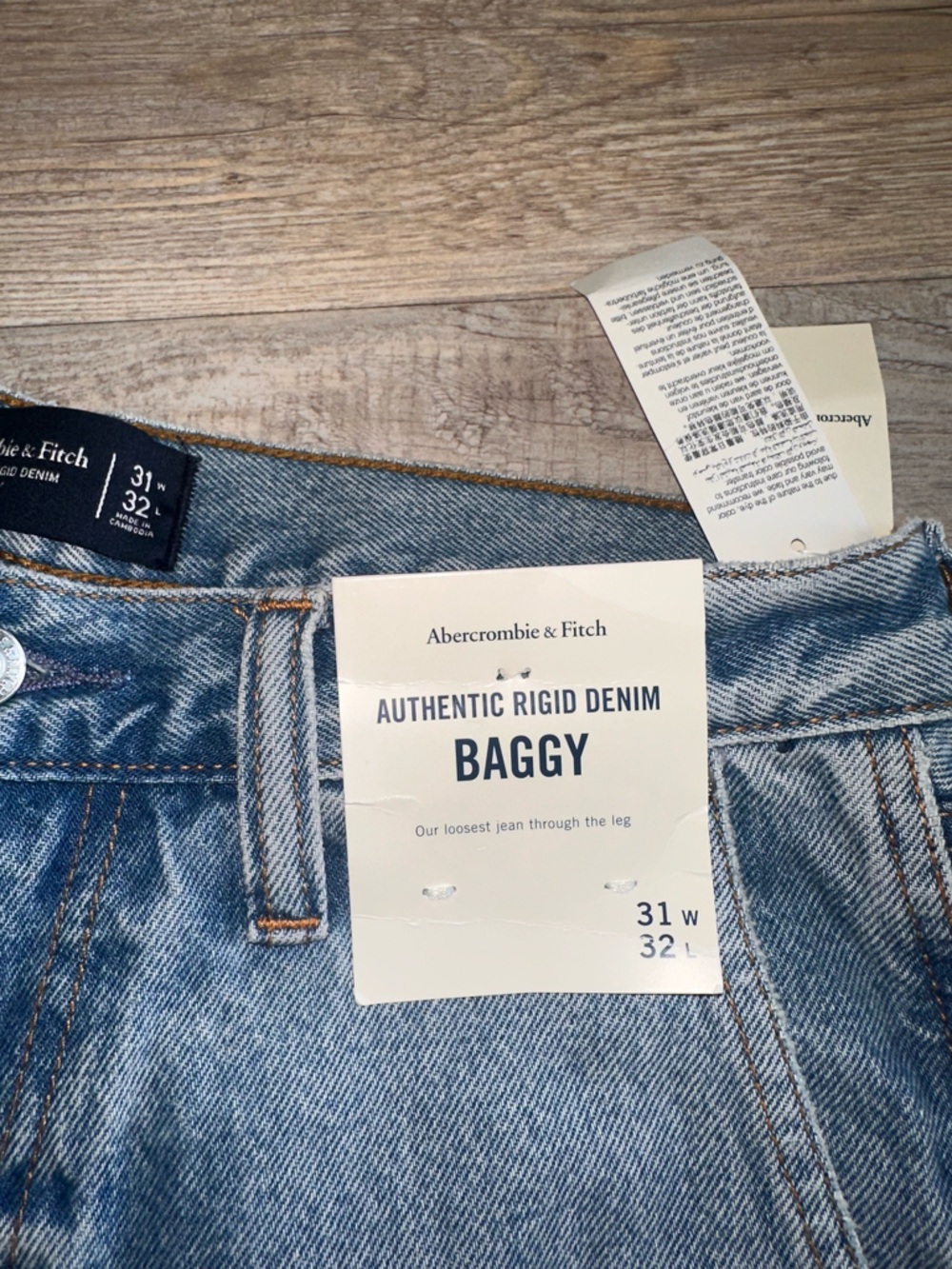 Abercrombie & Fitch Men's Light Blue Straight Jeans - Picture 5 of 7